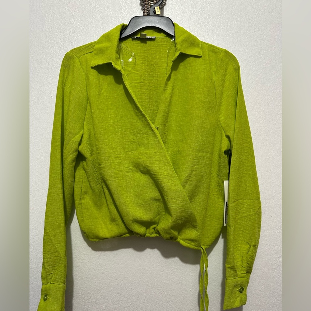NWT Haute Monde long sleeve blouse, apple green, size small